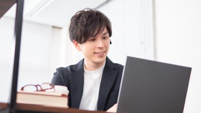 リスキリングとリカレント教育の違いとは？ 「学び直し」成功のコツ